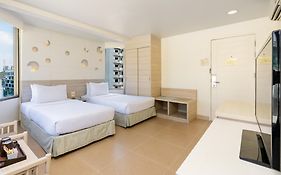 Sunshine Hotel & Residences